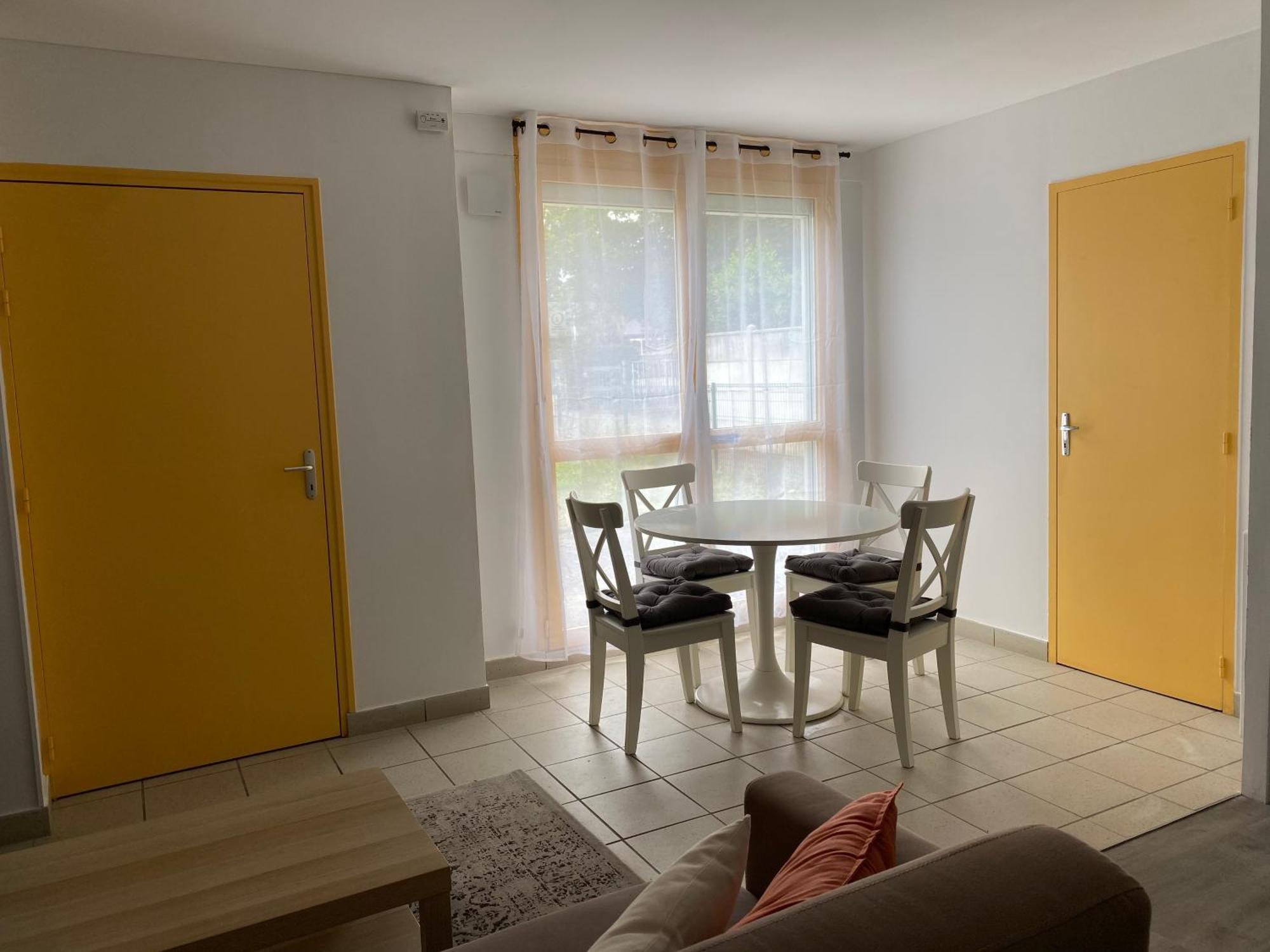 Maison Spacieuse Et Confortable 100M2 Avec Jardin Валь-де-Рёй Экстерьер фото